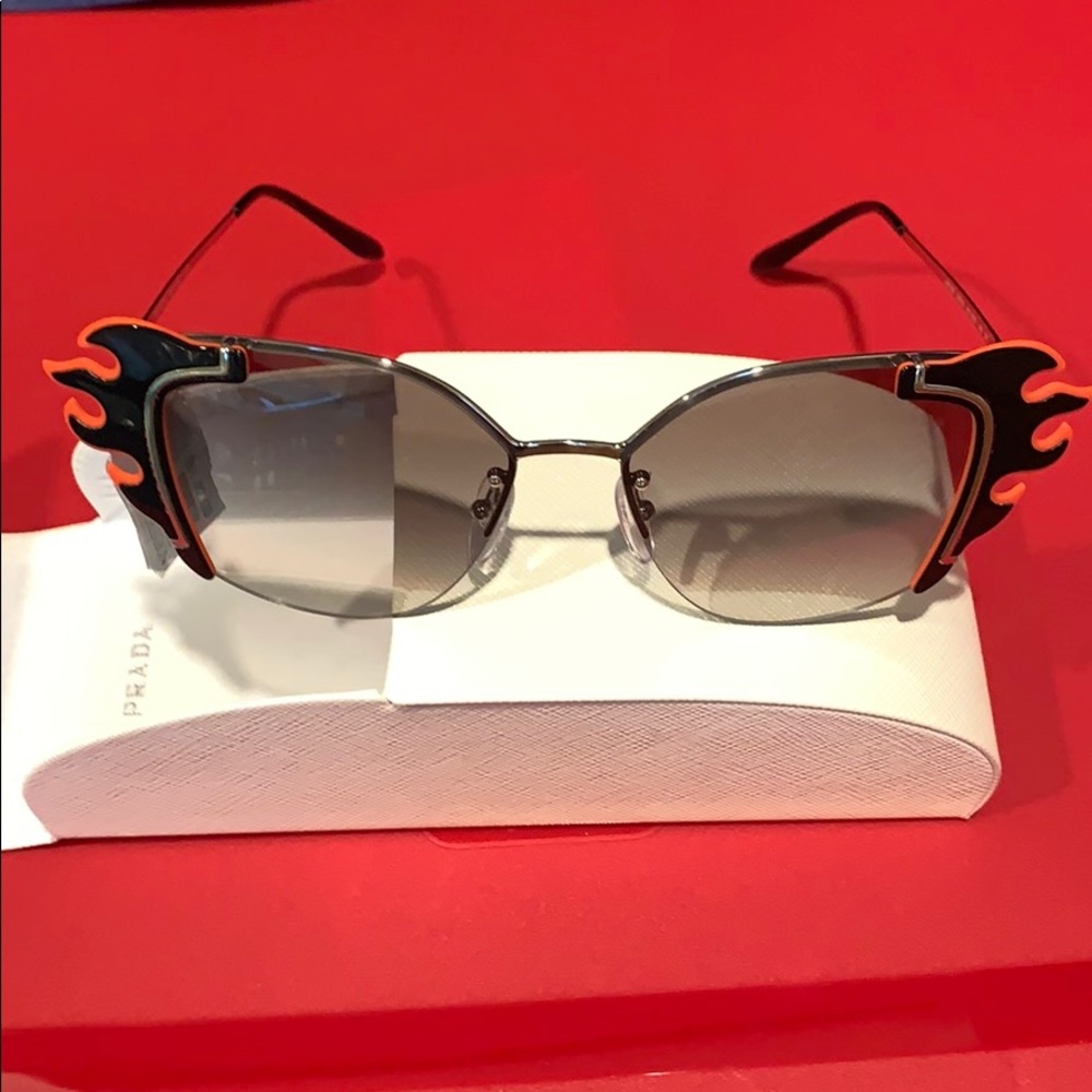 Prada Flame sunglasses - Picture 4 of 8